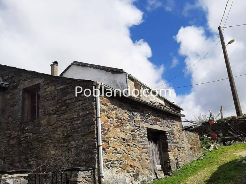 Casa en aldea El Pato, del occidente Asturiano.