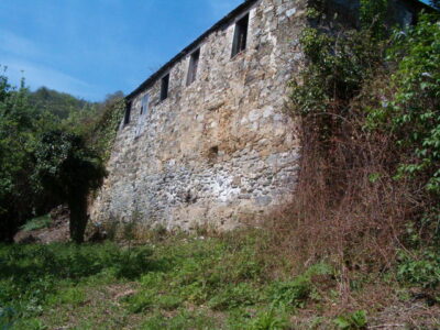 Se vende casa para restaurar integral