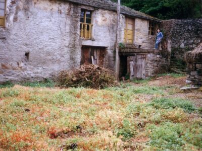 Se vende casa para restaurar integral