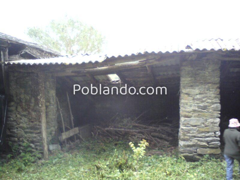 Se vende casa para restaurar integral