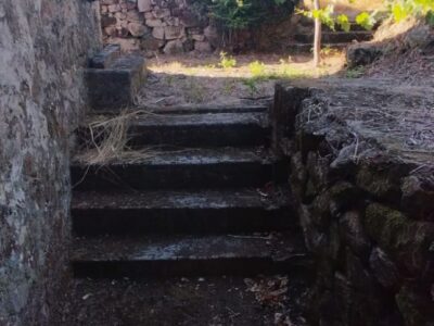 SE VENDE VENDE CASA PARA REFORMAR