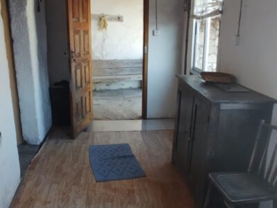 SE VENDE VENDE CASA PARA REFORMAR