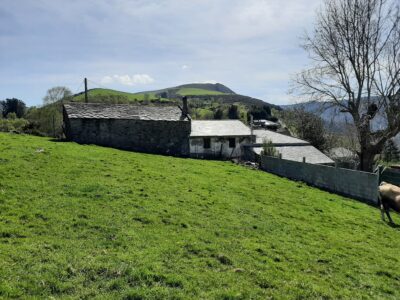 Casa en aldea El Pato, del occidente Asturiano.