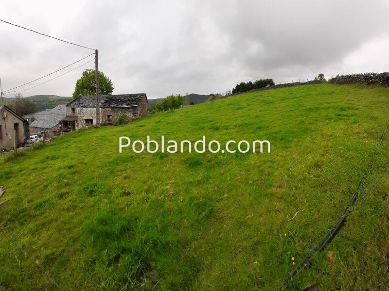 Casa en aldea El Pato, del occidente Asturiano.