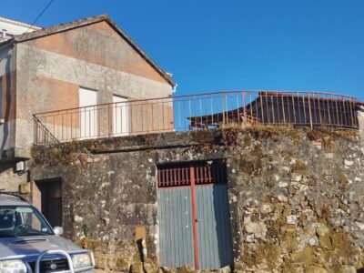 SE VENDE CASA PARA REFORMAR