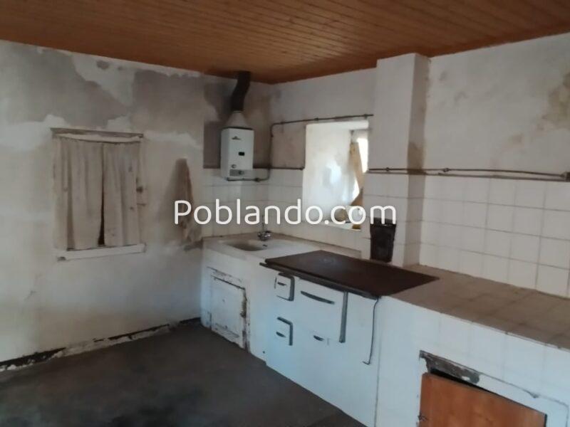 SE VENDE CASA PARA REFORMAR