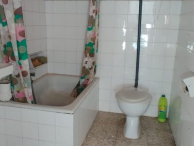 SE VENDE CASA PARA REFORMAR