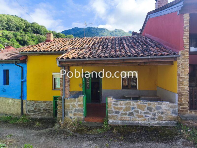 CASA CON TERRAZA EN CARABANZO (LENA)