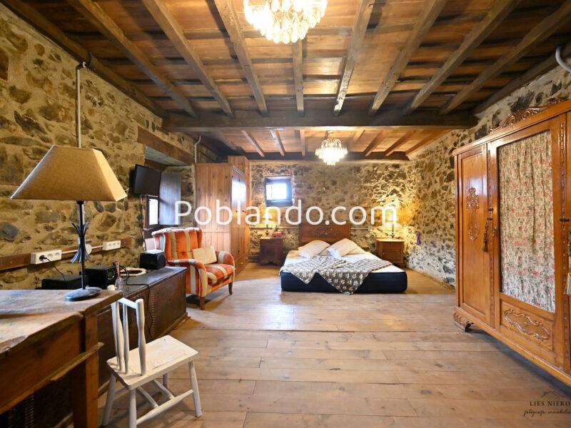 CASA CON GARAJE Y FINCA EN LA ROMÍA DE ARRIBA (ASTURIAS)