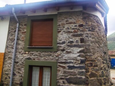 CASA REFORMADA EN LLANOS DE SOMERÓN (ASTURIAS)
