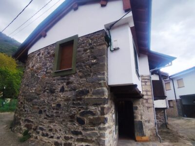 CASA REFORMADA EN LLANOS DE SOMERÓN (ASTURIAS)