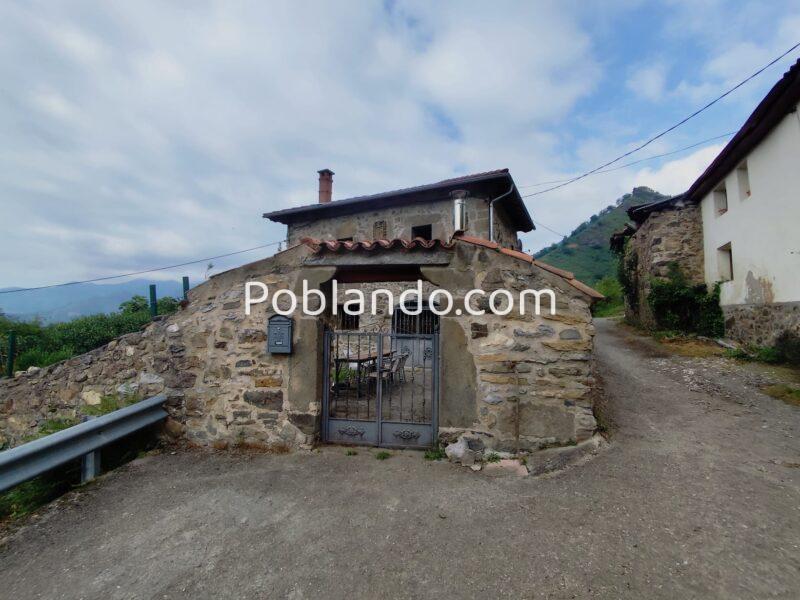 CASA CON GARAJE Y FINCA EN LA ROMÍA DE ARRIBA (ASTURIAS)