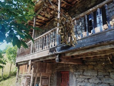 CASAS DE PIEDRA EN QUIRÓS (ASTURIAS)
