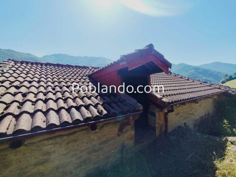 CASAS DE PIEDRA EN QUIRÓS (ASTURIAS)