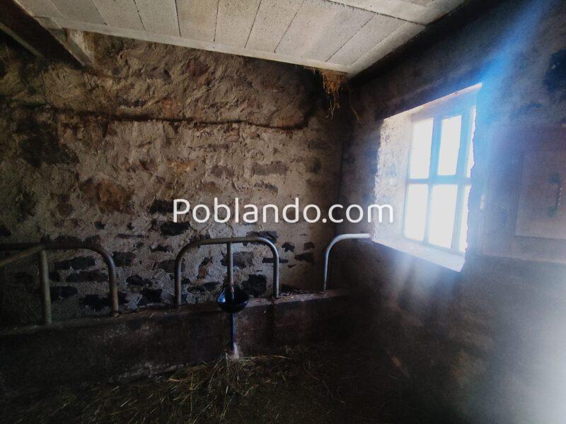 CUADRA DE PIEDRA CONVERTIBLE EN CASA EN QUIRÓS (ASTURIAS)