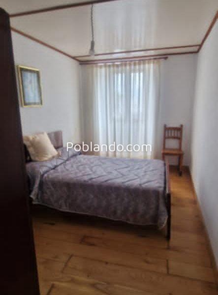 Casa independiente de piedra con tejado nuevo en Puebla de Buron, Lugo
