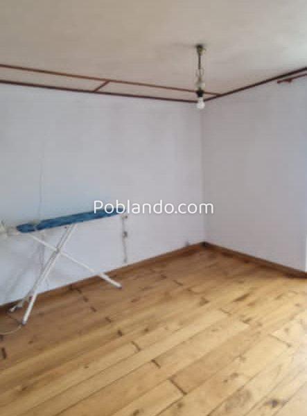 Casa independiente de piedra con tejado nuevo en Puebla de Buron, Lugo