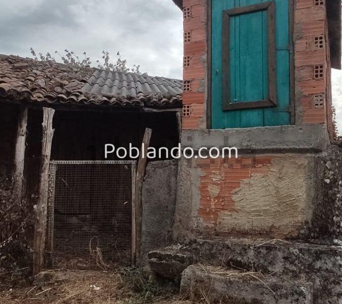 Casa con 20 parcelas