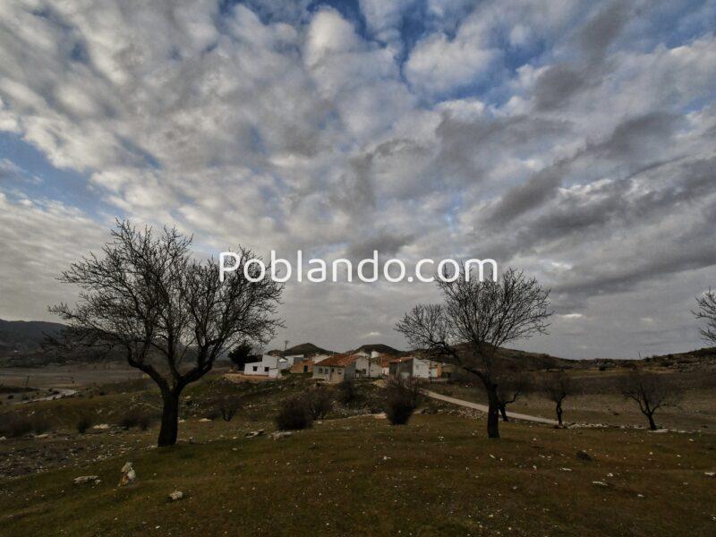Solar urbanizable con almacén en Casas de Carrasco (Jaén)