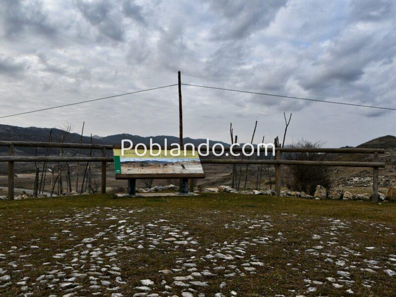Solar urbanizable con almacén en Casas de Carrasco (Jaén)