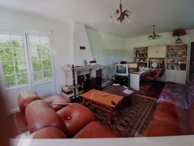 Espectacular casa de 480 m2 y finca de 3.470 m2. A Freiría, muy cerca de Pontevea, Ayuntamiento de Teo