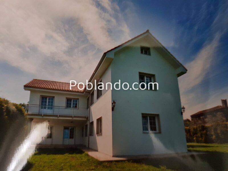 Espectacular casa de 480 m2 y finca de 3.470 m2. A Freiría, muy cerca de Pontevea, Ayuntamiento de Teo