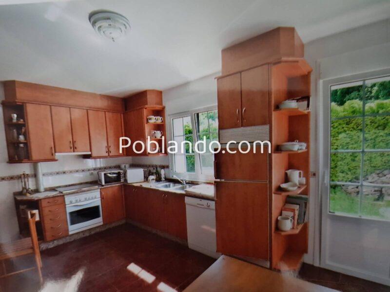 Espectacular casa de 480 m2 y finca de 3.470 m2. A Freiría, muy cerca de Pontevea, Ayuntamiento de Teo