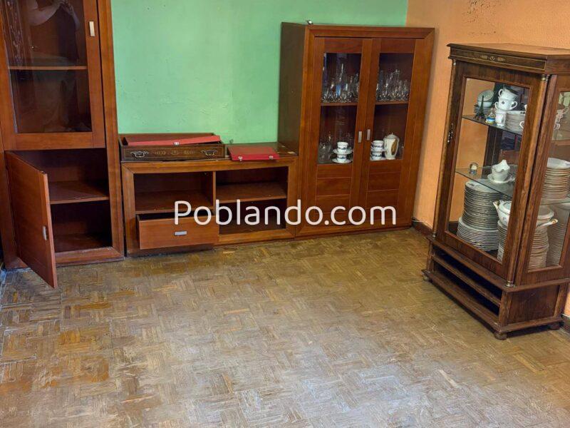 Casa de dos plantas para reformar y un hórreo con dos cocheras