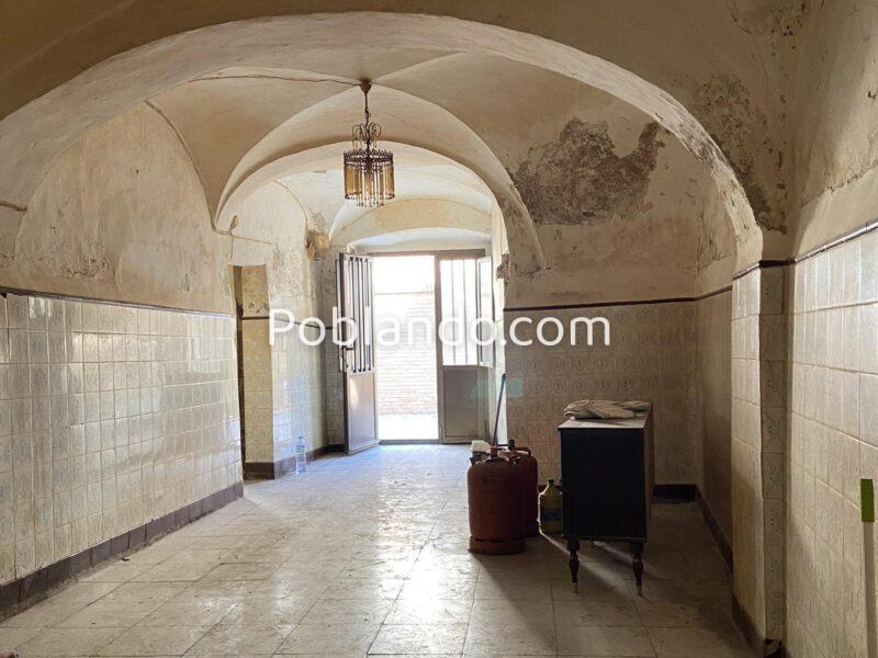 Casa tradicional de pueblo con muchas estancias y patio, a tan solo 15 min de Cáceres. 220 metros cuadrados