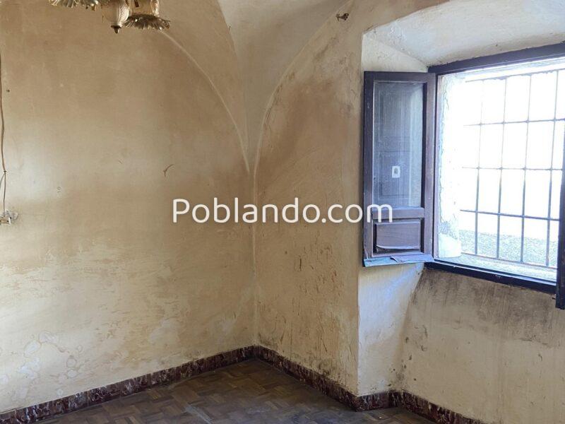 Casa tradicional de pueblo con muchas estancias y patio, a tan solo 15 min de Cáceres. 220 metros cuadrados