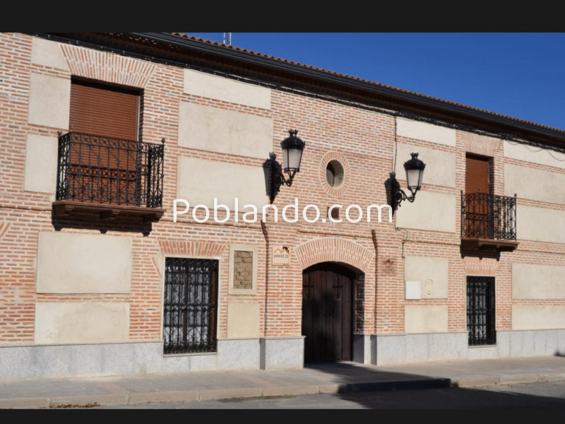 Casa señoríal fachada mudejar centro pueblo