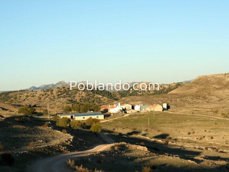 Solar urbanizable con almacén en Casas de Carrasco (Jaén)