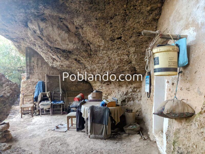 Finca de regadío, con un insólito lugar para vivir junto al rio Ebro