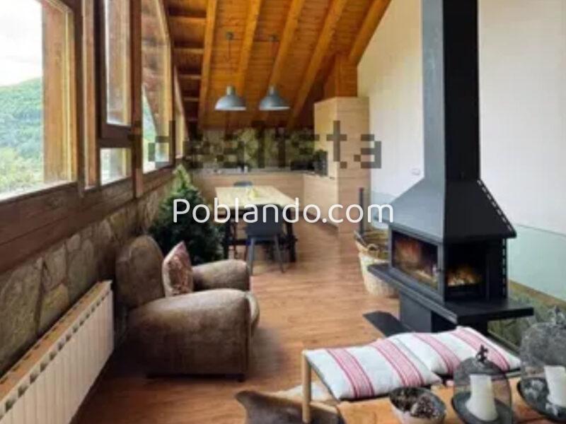 Gran oportunidad por su exclusividad ; Donde el silencio huele a leña —Expectacular casa de piedra cerca estacion ski y rodeada de bosques . Perfecta para quienes valoran la naturaleza, las tardes junto a la chimenea y las escapadas de fin de semana