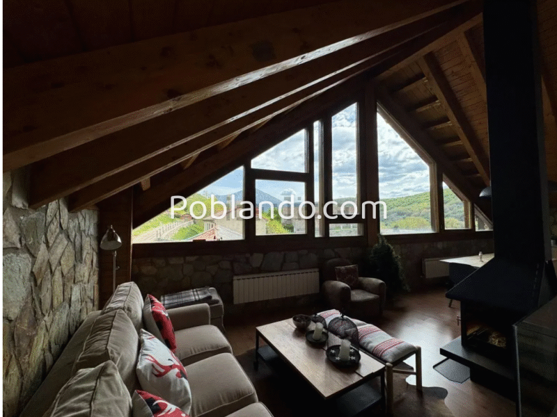 Gran oportunidad por su exclusividad ; Donde el silencio huele a leña —Expectacular casa de piedra cerca estacion ski y rodeada de bosques . Perfecta para quienes valoran la naturaleza, las tardes junto a la chimenea y las escapadas de fin de semana