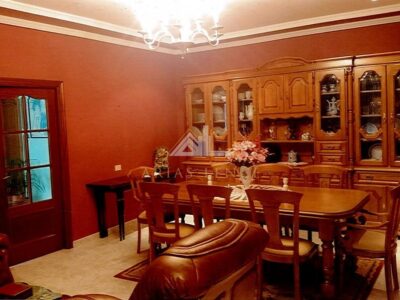 Gran casa de piedra tradicional gallega en el sur de Lugo, en plena Ribeira Sacra