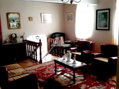 Gran casa de piedra tradicional gallega en el sur de Lugo, en plena Ribeira Sacra