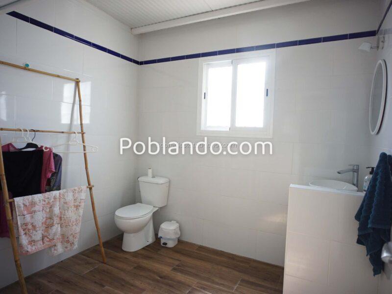 Ref. F44. FINCA RUSTICA CON EDIFICACION EN CHIPIONA. A POCOS METROS DE COSTA BALLENA ( GOLF Y PLAYA) . IDEAL PARA CAMPING O PARKING PARA AUTOCARAVANAS.