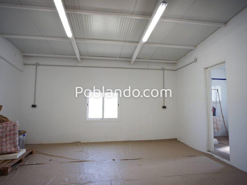 Ref. F44. FINCA RUSTICA CON EDIFICACION EN CHIPIONA. A POCOS METROS DE COSTA BALLENA ( GOLF Y PLAYA) . IDEAL PARA CAMPING O PARKING PARA AUTOCARAVANAS.