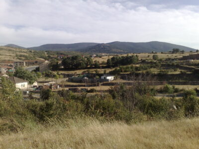 Parcela urbana en aldea cercana a Pedraza(Segovia)