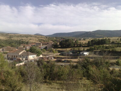 Parcela urbana en aldea cercana a Pedraza(Segovia)