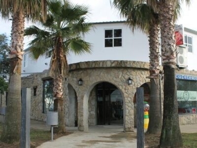 ¡OPORTUNIDAD ÚNICA! Venta de Restaurante en Pleno Funcionamiento por Jubilación – Único en el Polígono La Cañada de Moraleja - Cáceres