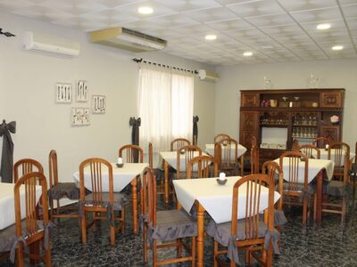 ¡OPORTUNIDAD ÚNICA! Venta de Restaurante en Pleno Funcionamiento por Jubilación – Único en el Polígono La Cañada de Moraleja - Cáceres
