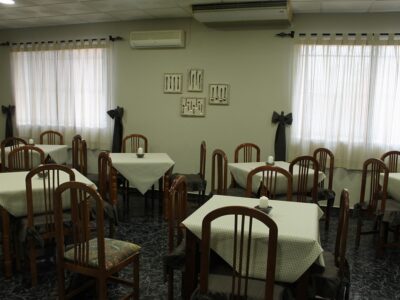 ¡OPORTUNIDAD ÚNICA! Venta de Restaurante en Pleno Funcionamiento por Jubilación – Único en el Polígono La Cañada de Moraleja - Cáceres