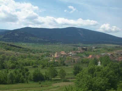 Parcela urbana en aldea cercana a Pedraza(Segovia)