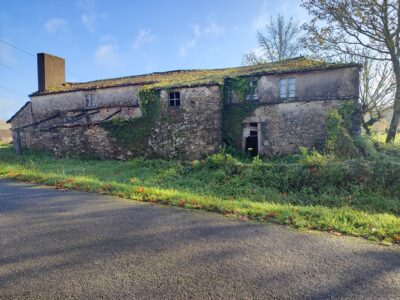 Casa de piedra para restaura con finca segregable