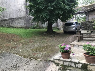 Casa adosada con cuadra