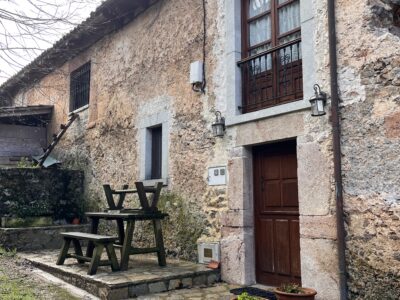 Casa adosada con cuadra