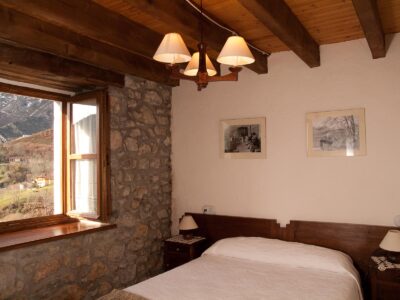 Casa adosada con cuadra