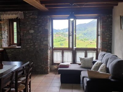 Casa adosada con cuadra